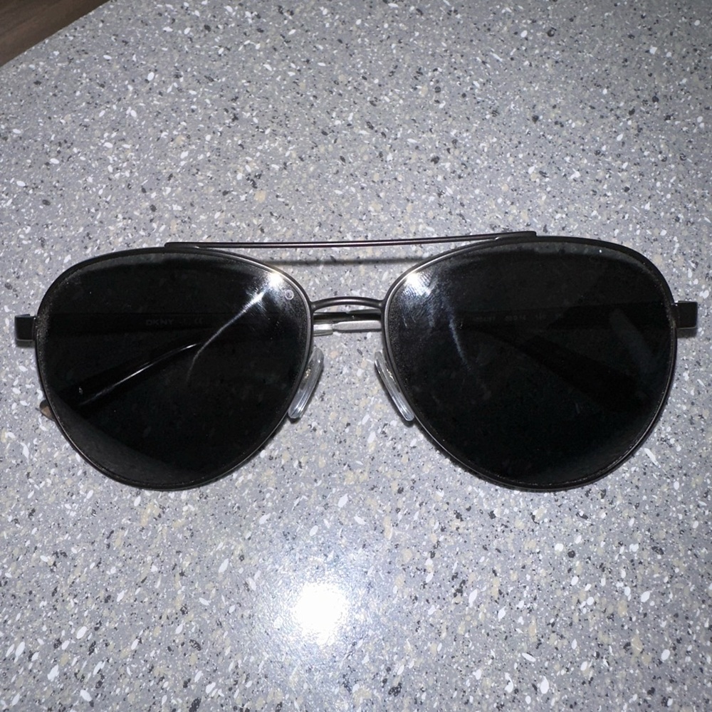 DKNY 5082